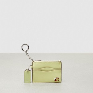 Coach Wavy Zip Card Case With Key Ring In Smooth Coachtopia Leather Lichtgroen | COH865674